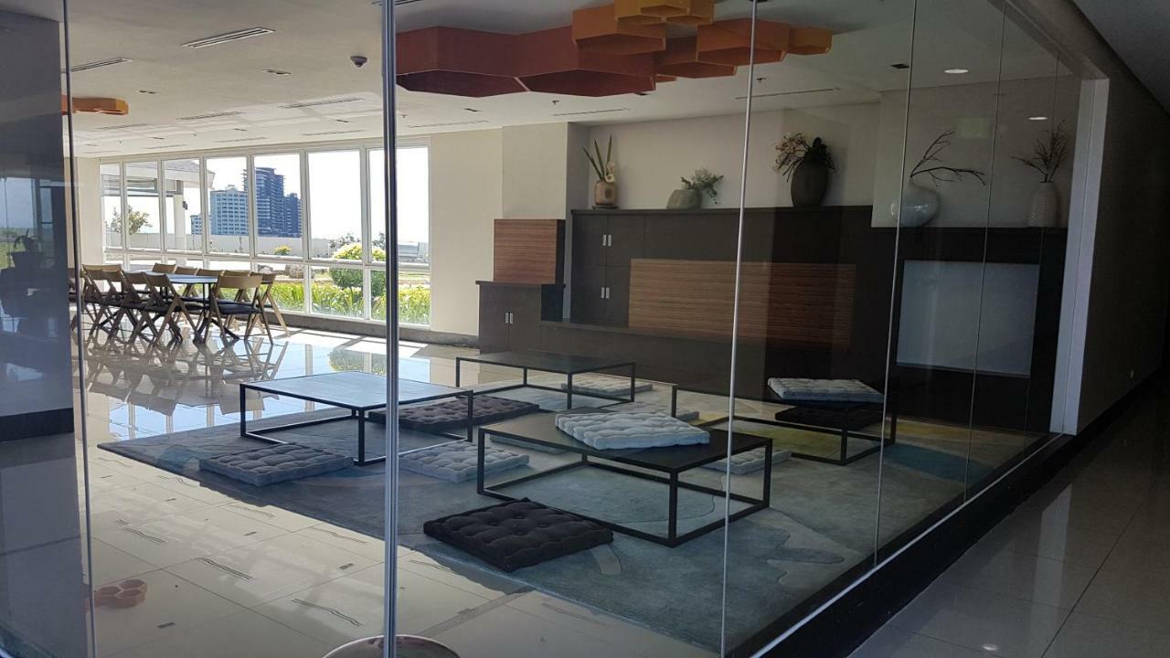 Mactan Newtown Condo With Garden And Ocean View 8Newtown Blvd Île de Mactan Extérieur photo